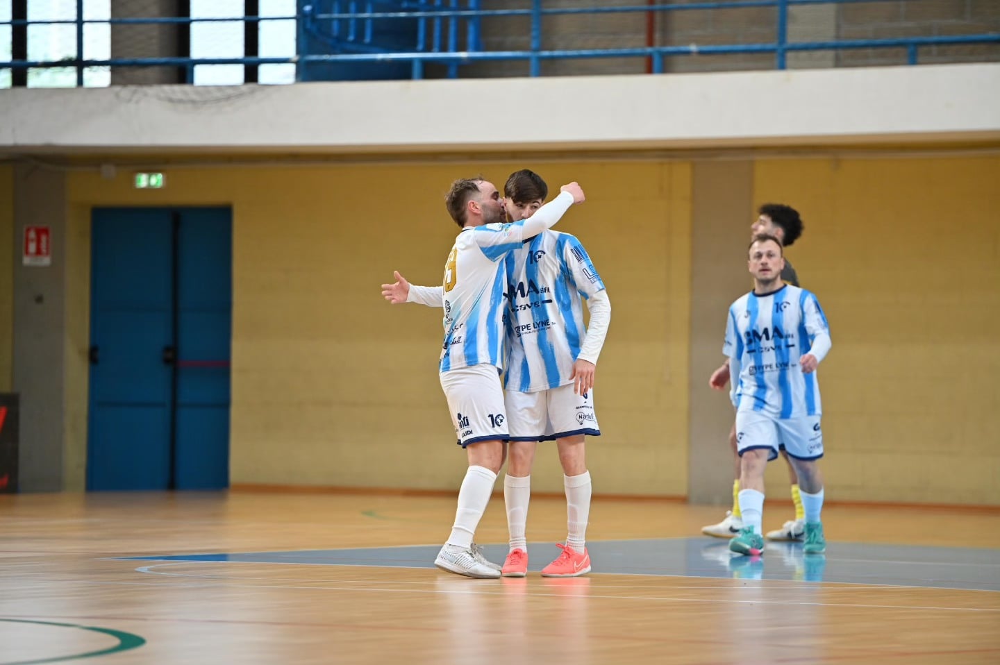 Just Mola — Foto 5